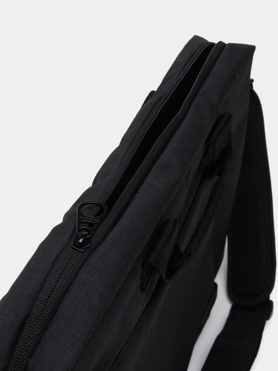 Noutbuk uchun sumka Tucano Svolta BSVO15, 15.6-16", qora