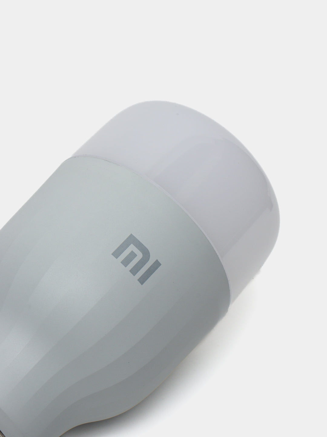 Aqlli lampochka Xiaomi Mi Smart LED Bulb Essential RGB+W, 16 million ranglar