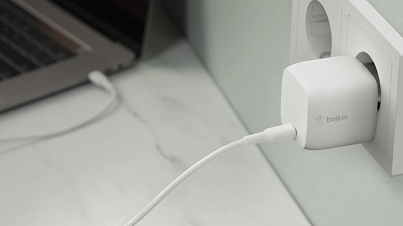 Belkin 30 Vt USB-C PD WCH001vfWH oq tarmoq zaryadlovchi