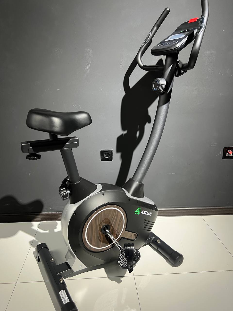 Axelus 011 statsionar velosipedi, 120 kg gacha, vazn yo'qotish uchun