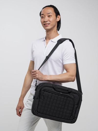 Noutbuk sumkasi 2E CrossSquare 16", qora 2E-CBN9198BK