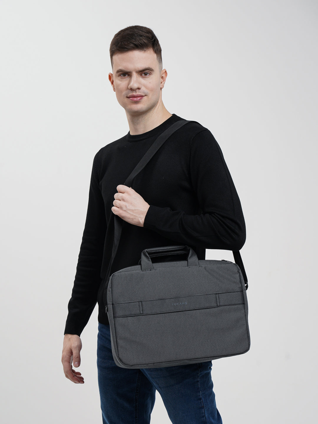 Sumka Tucano Loop Slim Bag 15.6" BSLOOP15-BK, qora