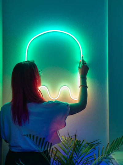 Aqlli lenta Smart LED Twinkly Flex RGB, moslashuvchan sxema, IP20, uzunligi 2 m telefondan